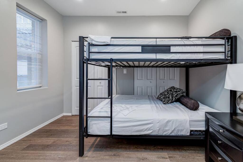 Suite 2 On Southport 4 Queen Beds Chicago Ngoại thất bức ảnh